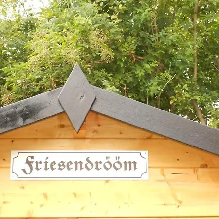 Friesendroeoem בית נופש *